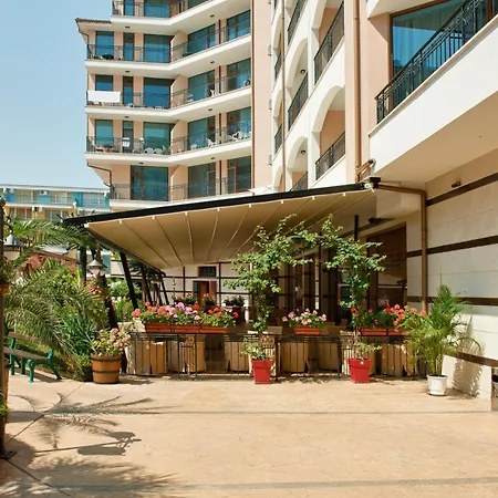 Stylish In Karolina *