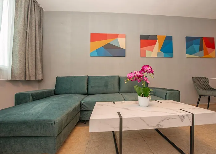 Stylish In Karolina Слънчев бряг