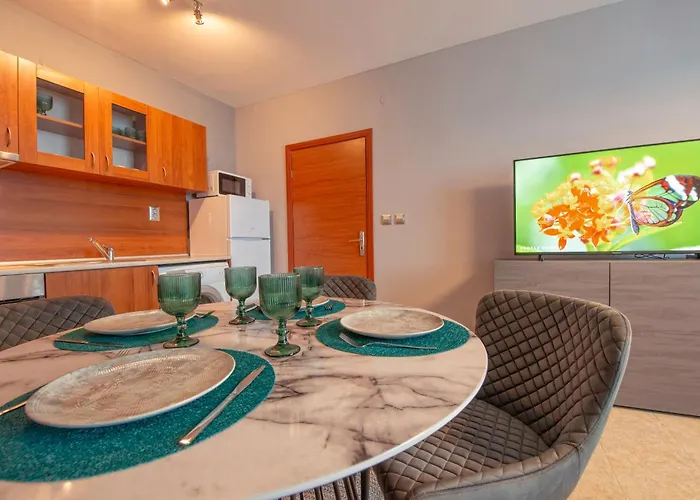 Stylish In Karolina * Slăntjev Brjag